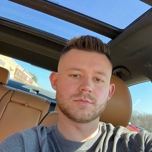 Meet your Posher, Dustin